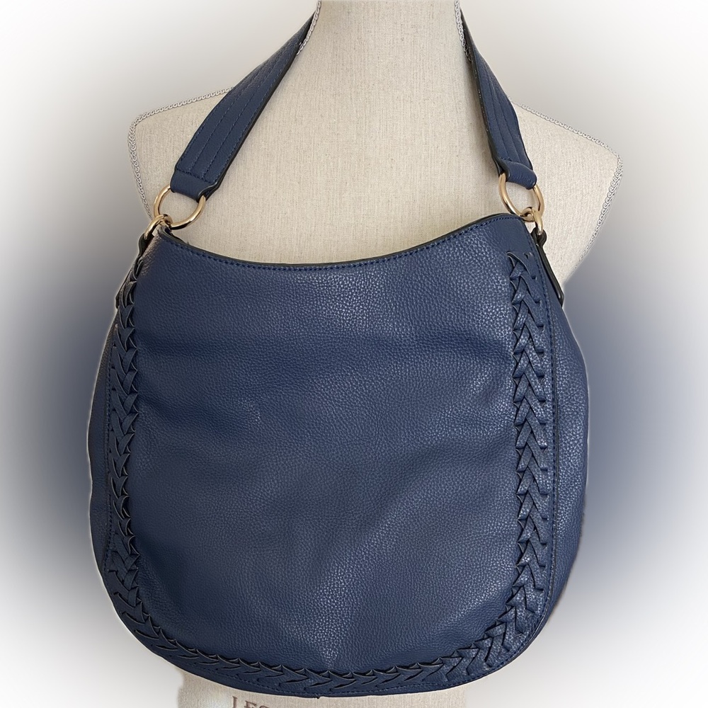 Moda/Luxe navy with gold tone buckles